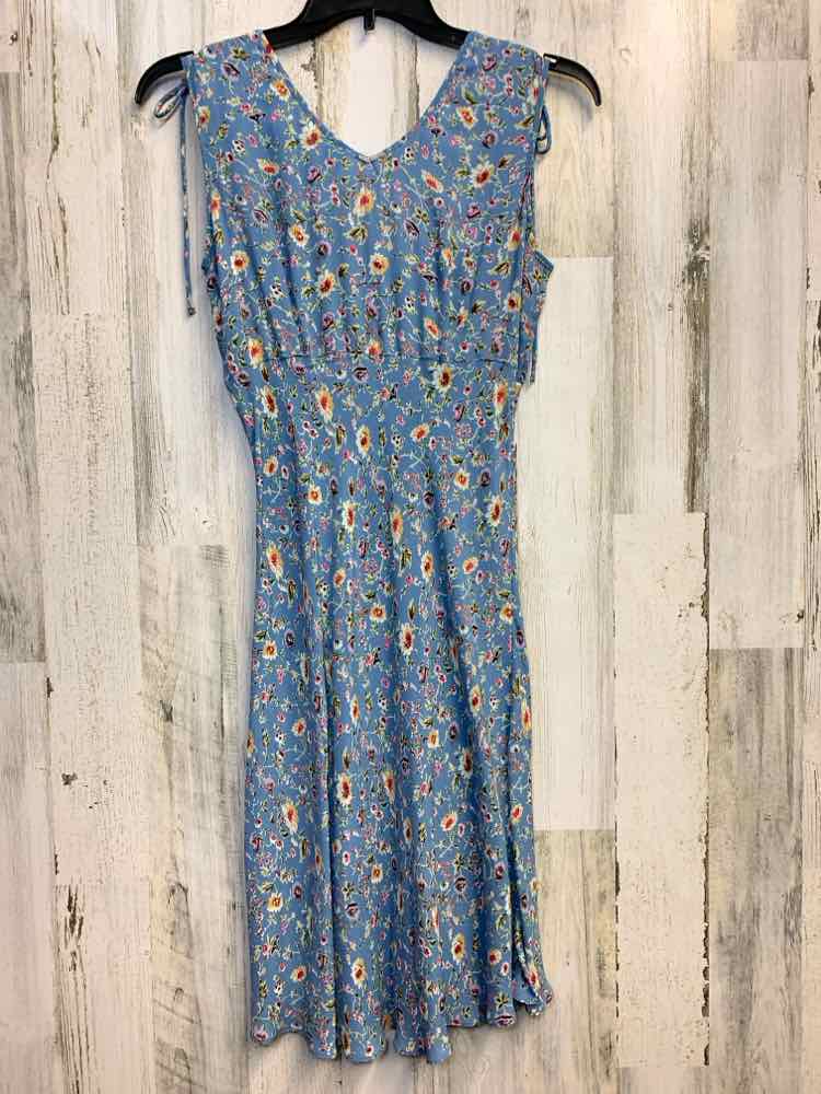 PRE-OWNED ANGIE Dresses and Skirts Size M LIGHT BLUE Floral SLEEVELESS Dress