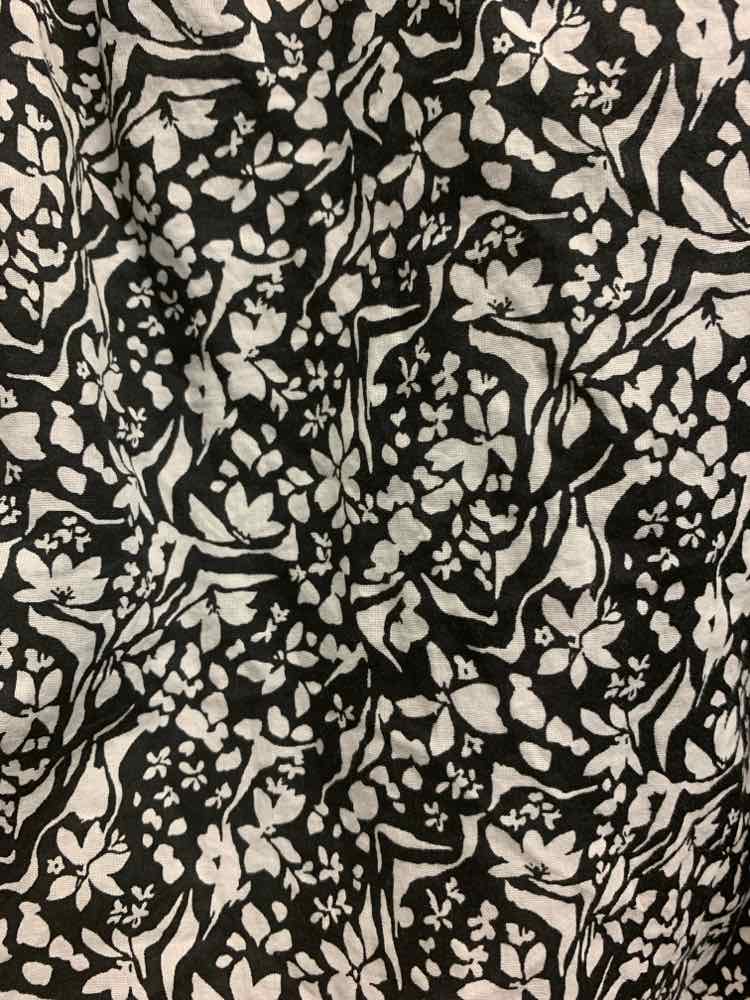 NWT UNIVERSAL THREADS Tops Size XL BLACK/WHITE Floral RUFFLE Shirt/BLACK/WHITE F