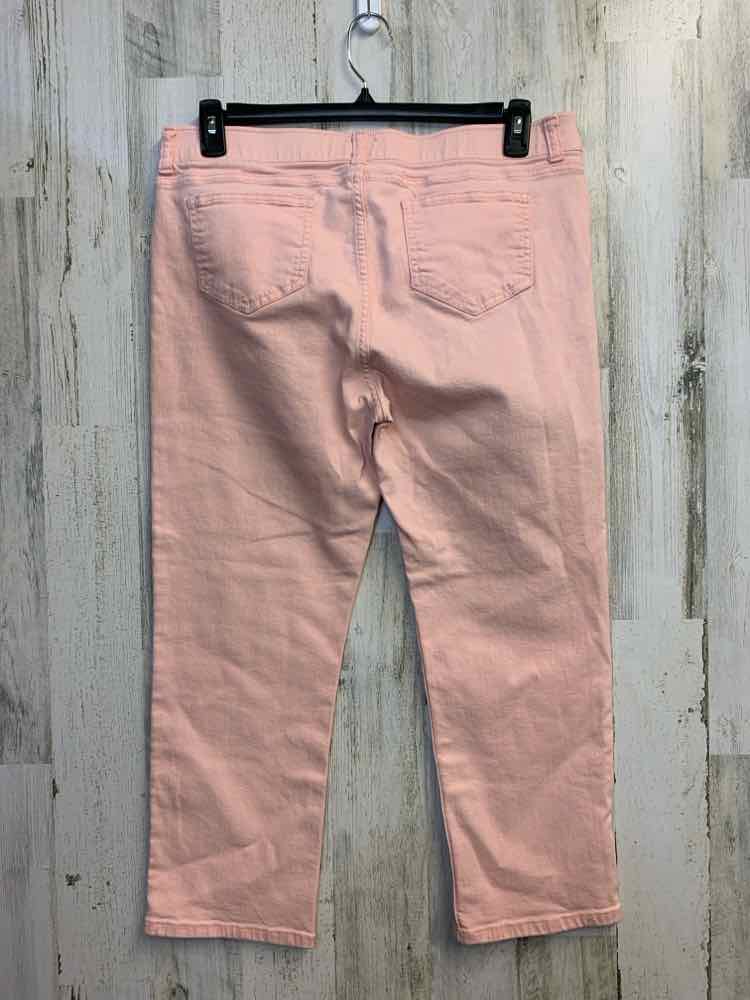 PRE-OWNED Size 14 RAFAELLA BOTTOMS Pink Solid CAPRI CAPRI/2 POCKETS ON THE FRONT
