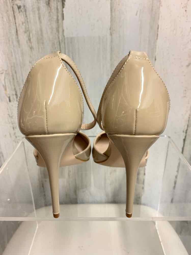 NWT JOURNEE COLLECTION SHOES Shoe Size 7.5 NUDE PATENT LEATHER STILETTO Shoes