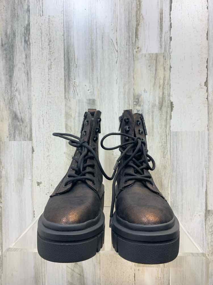 NWT GUESS SHOES Shoe Size 9.5 BRONZE Shoes/TIE BOOTS BIG HEEL