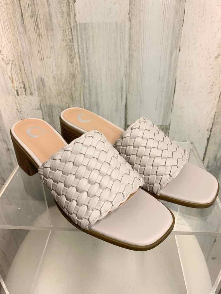 NWT SILVER CIRCLE SHOES Shoe Size 9.5 Gray SLIDE Shoes