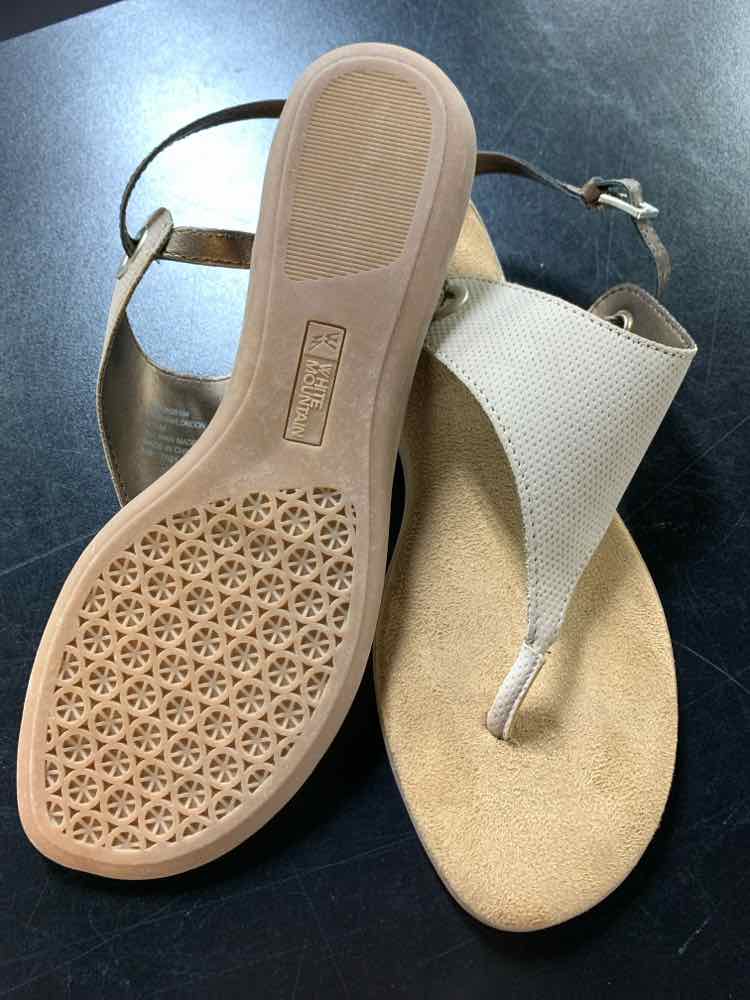 NWT WHITE MOUNTAIN SHOES Shoe Size 9.5 Tan Shoes