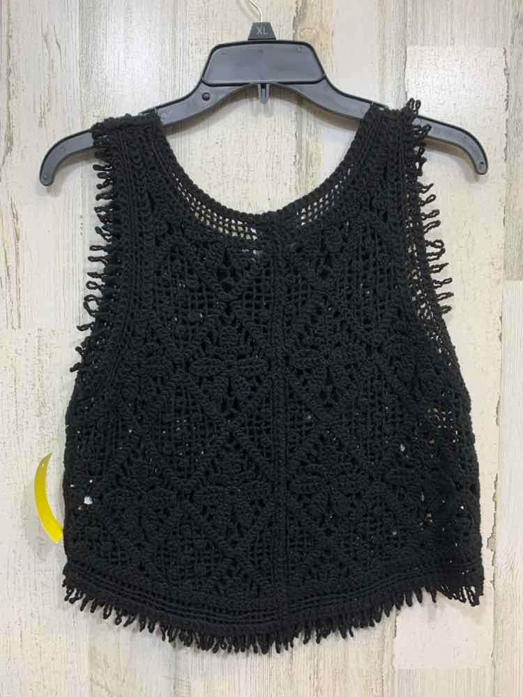 PRE-OWNED ZA (GENERIC TAG)/SLEEVELESS CROCHET KNIT VEST W/ HOLLOW OUT DESIGN & F