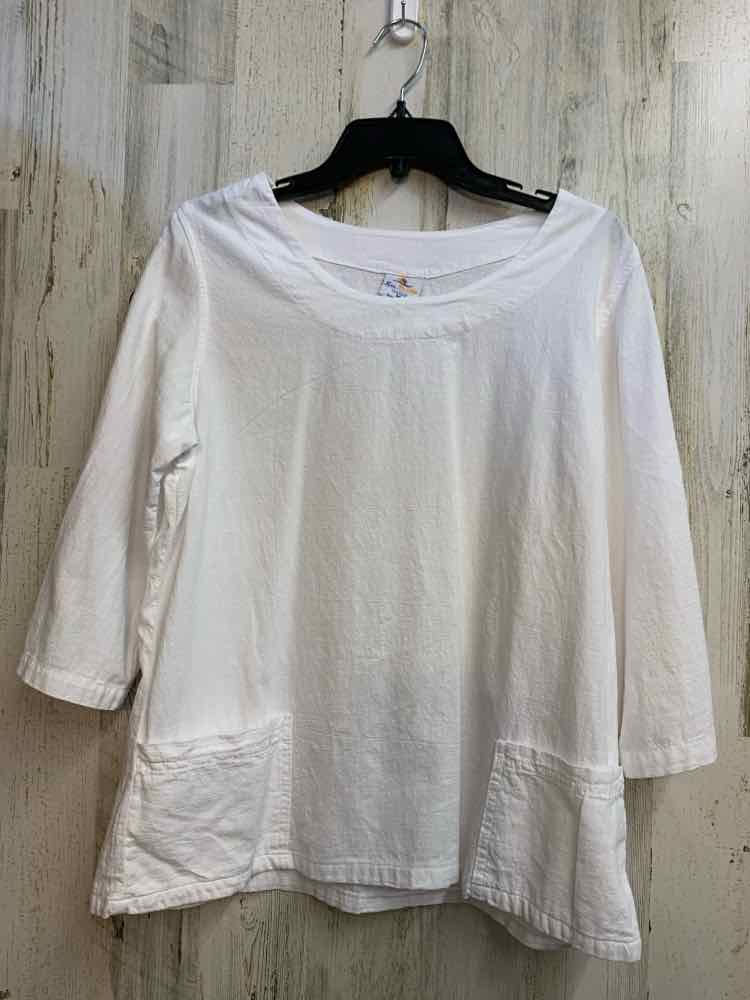 SEA BREEZE Tops Size M White 3/4 LENGTH TOP