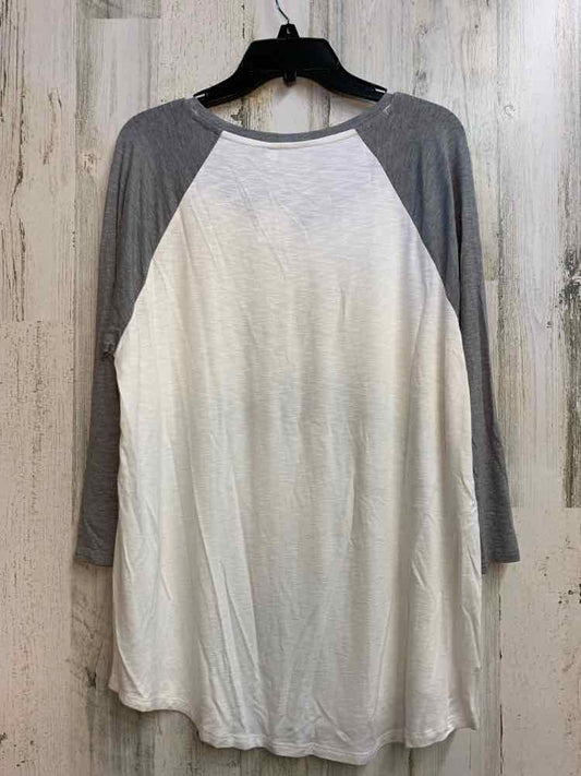 NWT CATO Tops Size L WHT/GRAY 3/4 LENGTH TOP