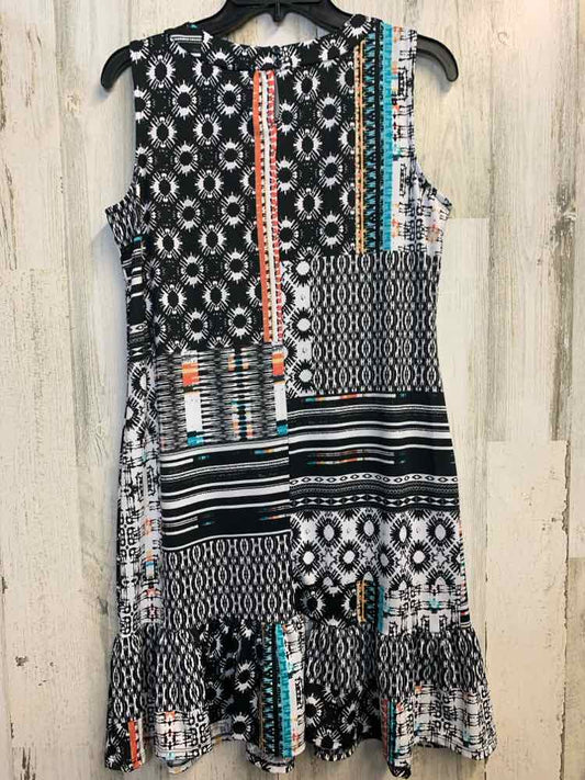 PRE-OWNED KIM ROGERS Dresses and Skirts Size MP BLK/WHT ABSTRACT Dress