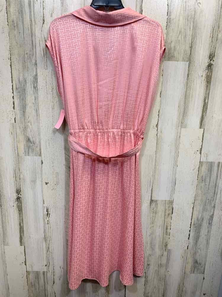 PRE-OWNED HALSTON Dresses and Skirts Size 16 BABY PINK MONOGRAM Dress/BABY PINK