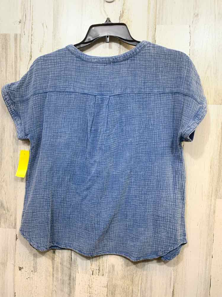 NWT BLU PEPPER Tops Size L Blue CAP SLEEV/1/2 BUTTONS GAUZE FABRICE Blouse