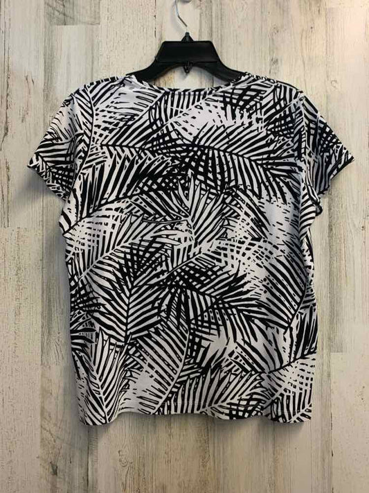 CROFT & BARROW Tops Size XL BLK/WHT TROPICAL LEAVES SHORT SLEEVES TOP