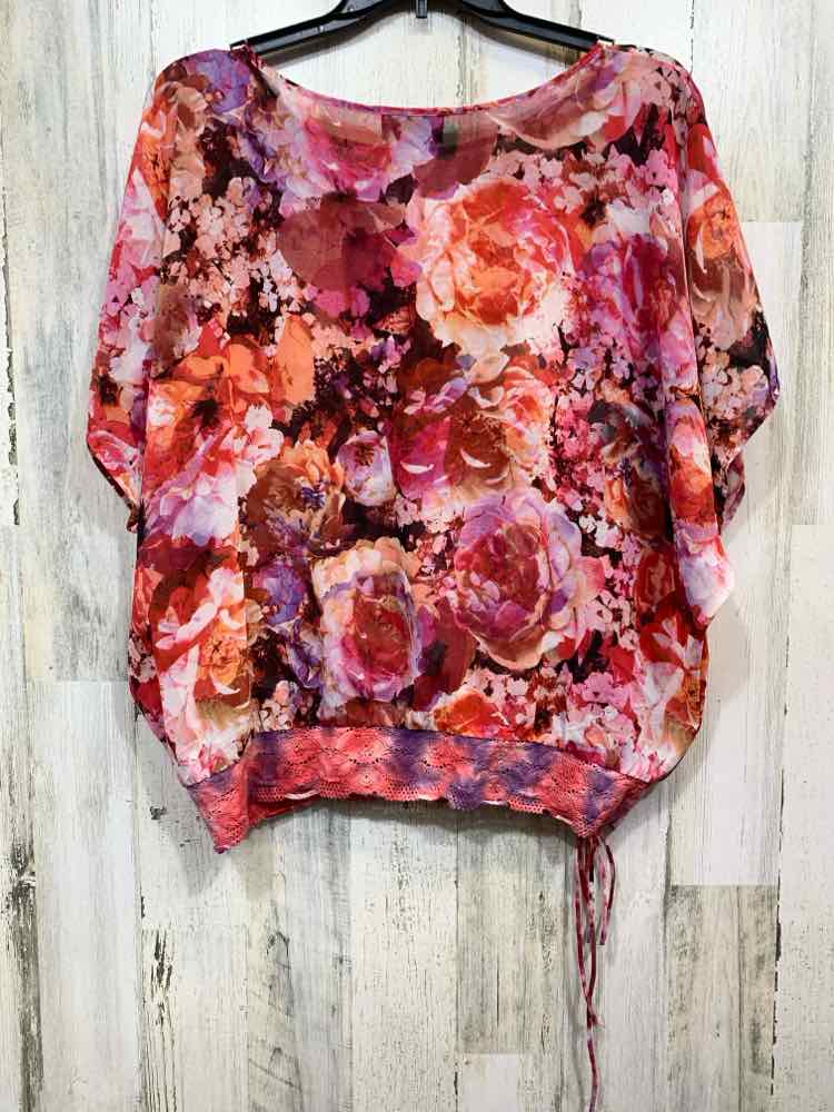 PRE-OWNED JEANS BY BUFFALO/SHORT SLEEVE RELAXED FIT GATHERED LACE HEM TOP