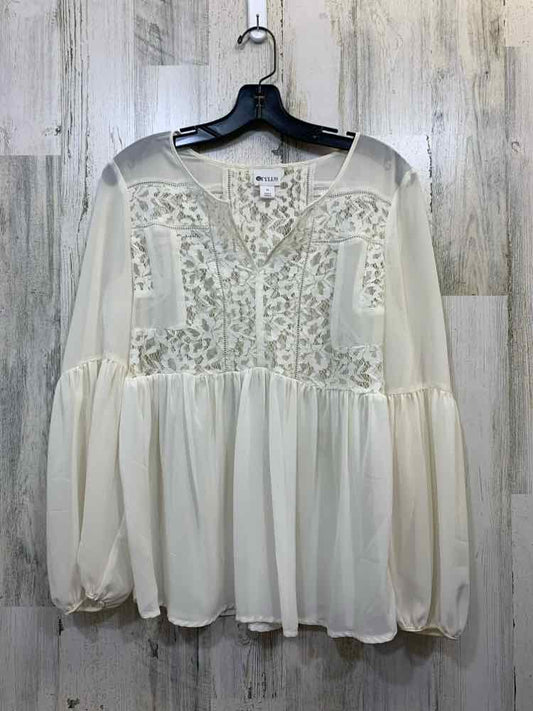 PRE-OWNED STYLUS Tops Size M Cream Lace TOP/FLOWLY CREAM TOP W/ LACE PATTERN
