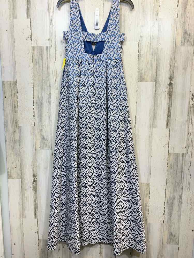 PRE-OWNED NICOLE MILLER Dresses and Skirts Size 4 WHITE/BLUE Gown/Evening Wear/W