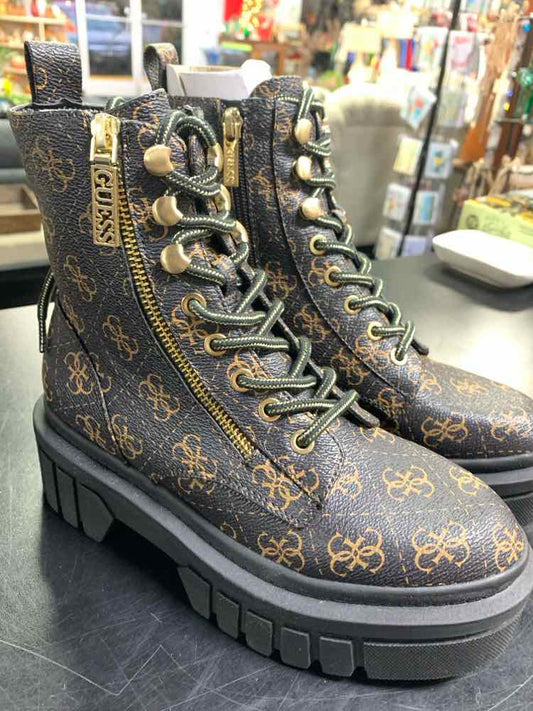 NWT GUESS SHOES Shoe Size 5.5 Brown Boots