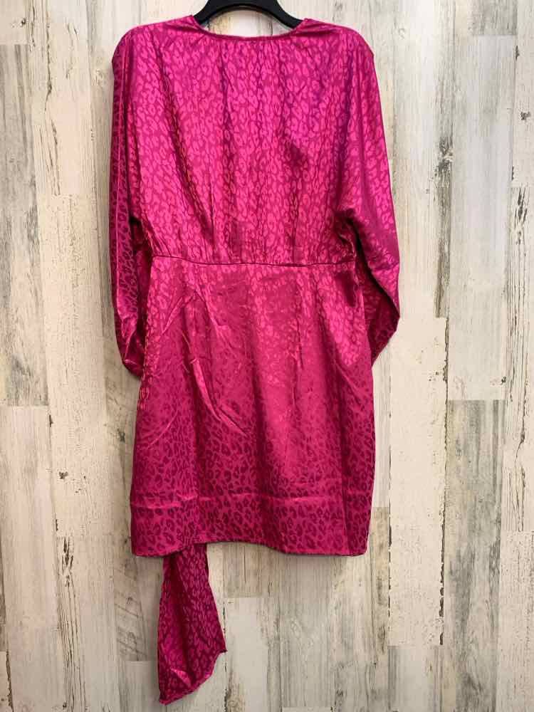 PRE-OWNED WHITE BIRCH Dresses and Skirts Size L FUCHIA CHEETAH PRINT Dress