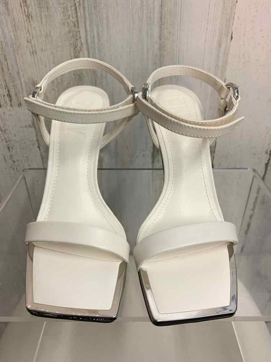NWT DKNY SHOES Shoe Size 6.5 WHITE/SILVER OPEN TOE Shoes