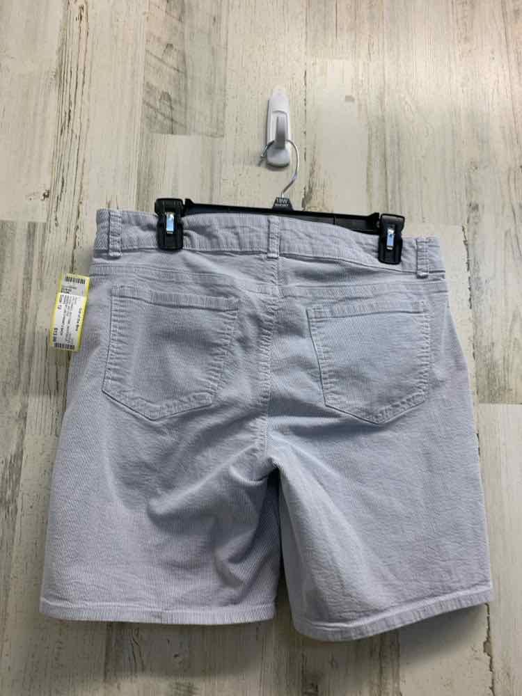 PRE-OWNED Size 12 RIDERS BOTTOMS WHITE/BLUE Pinstripe MID RISE Shorts