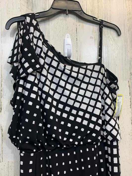 PRE-OWNED SIGNATURE Dresses and Skirts Size L BLK/WHT ONE SHOULDER MAXI Dress/MA