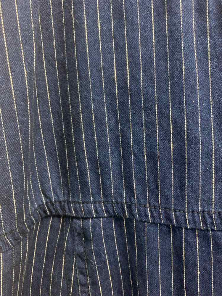 PRE-OWNED Size L AMERICAN EAGLE BOTTOMS DARK BLUE/WHITE VERTICAL STRIPES Romper/