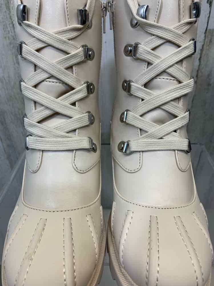 NWT STEVE MADDEN SHOES Shoe Size 7.5 OFF WHITE ANKLE RAIN Boots