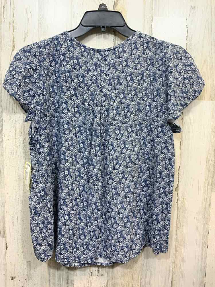PRE-OWNED JONES & COMPANY/V-NECK HALF BUTTON FLUTTER SLEEVE