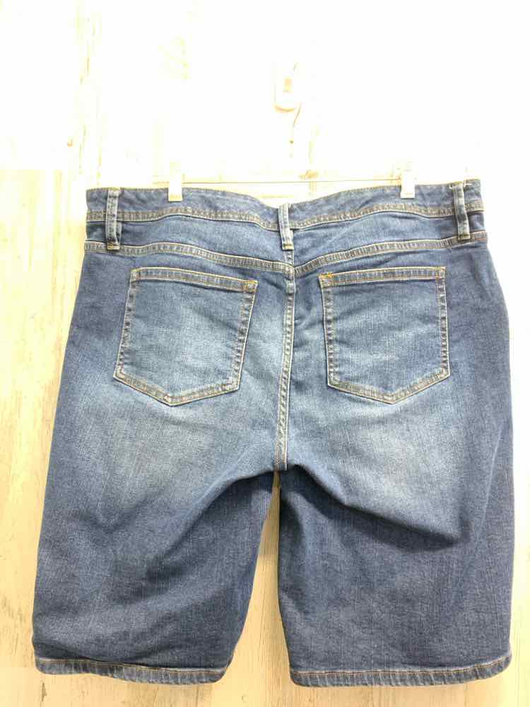 PRE-OWNED Size 18 ANA BOTTOMS DARK BLUE Denim Solid Shorts