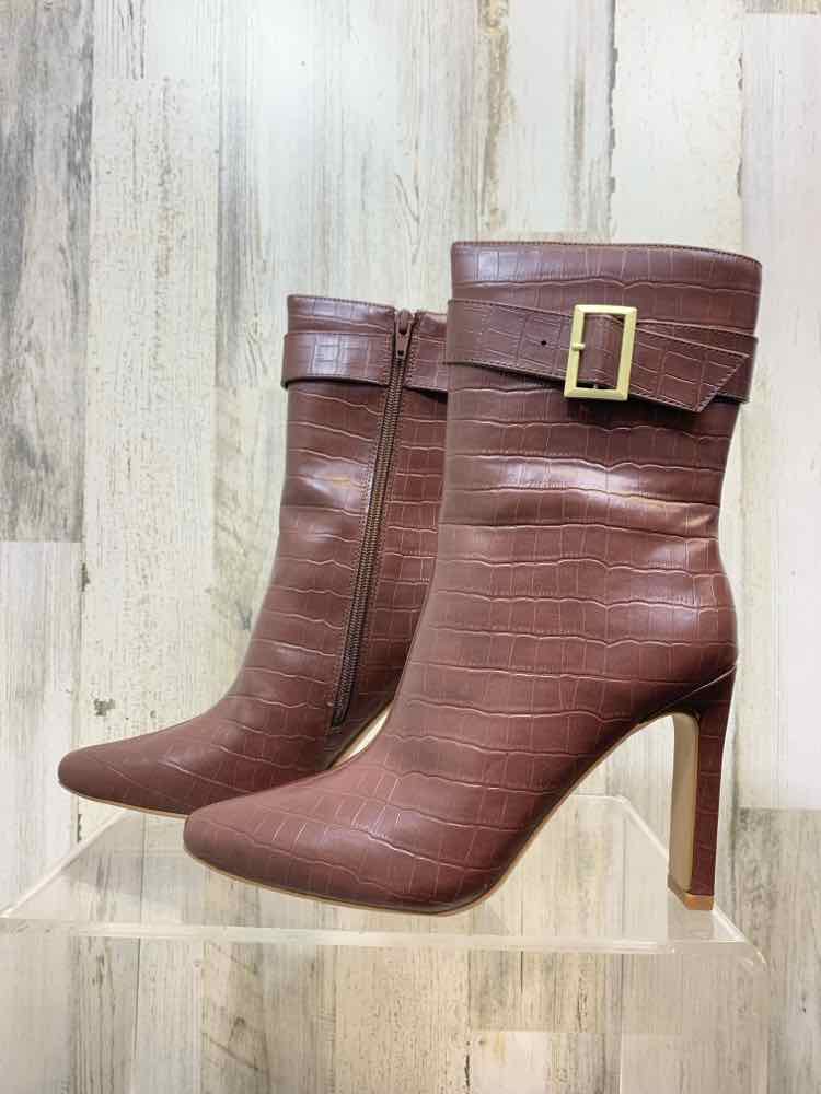 NWT ELANIE BROWN SHOES Shoe Size 8 Brown 8 SNAKE PRINT Shoes/MID BOOT GOLD BUCKL