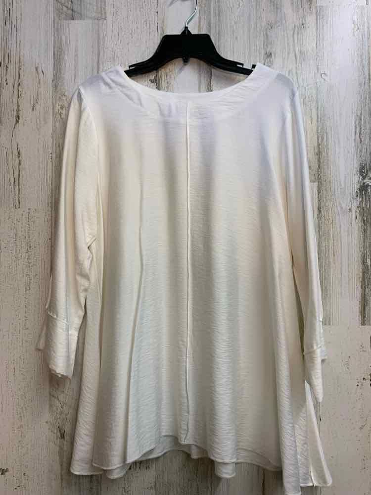 LTX Tops Size M OFF WHITE TUNIC TOP