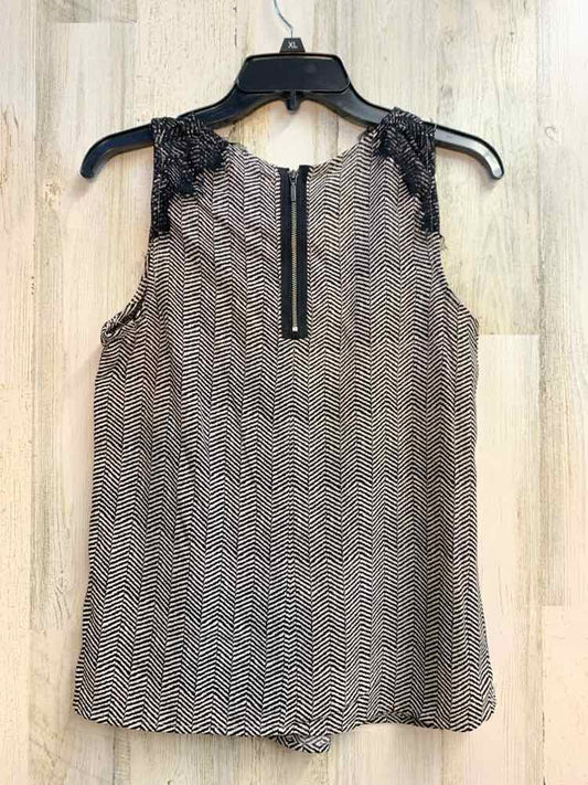 PRE-OWNED CANDIE'S Tops Size M BLK/WHT CHEVRON SLEEVELESS TOP