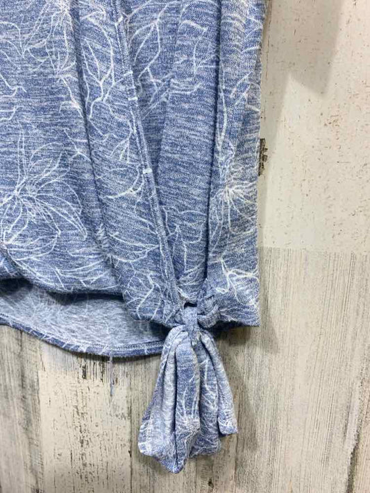 PRE-OWNED BOBEAU Tops Size M BLUE/WHITE Floral SLEEVELESS Blouse