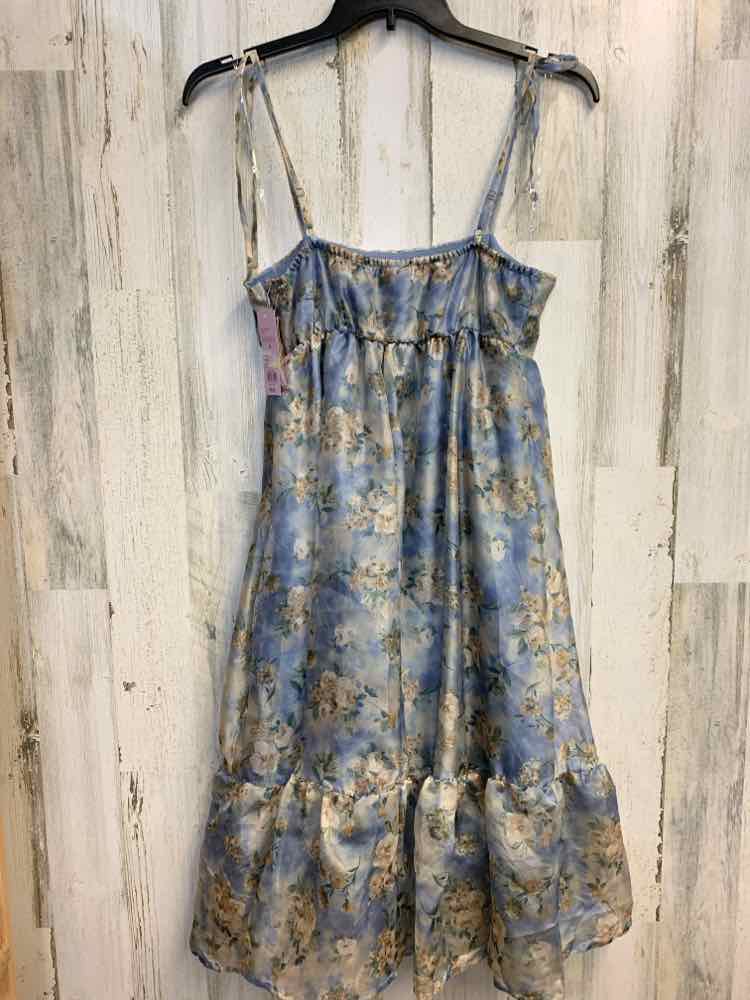 NWT WILD FABLE Dresses and Skirts Size M DUSTY BLU/YEL Floral Dress