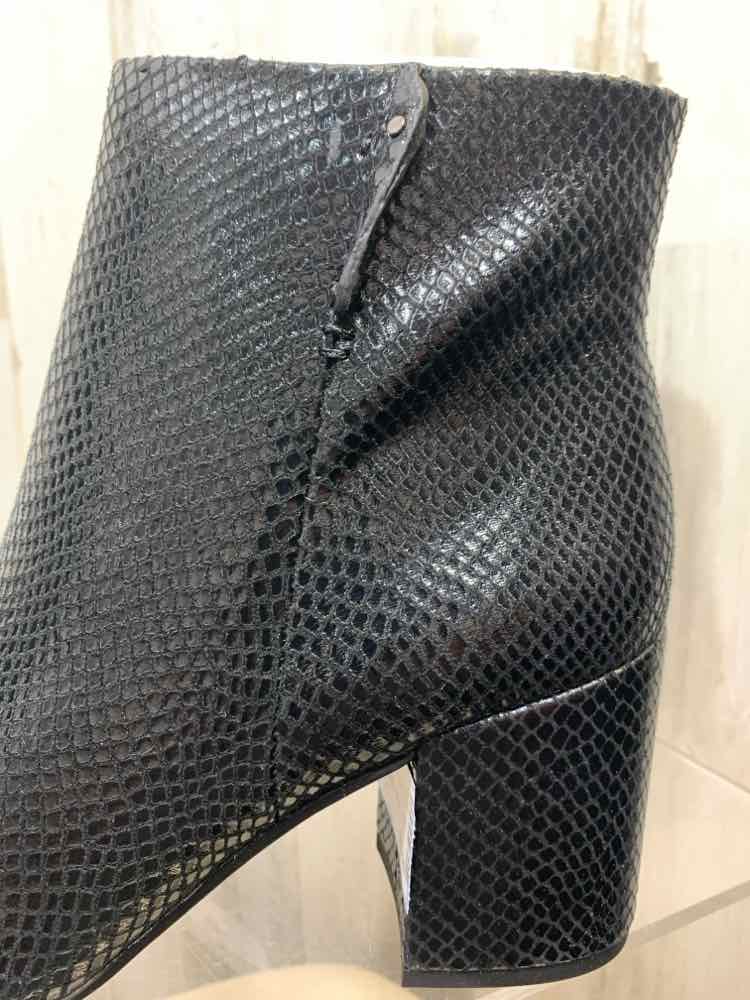 FRANCO SARTO SHOES Shoe Size 11 Black SNAKE PRINT Boots