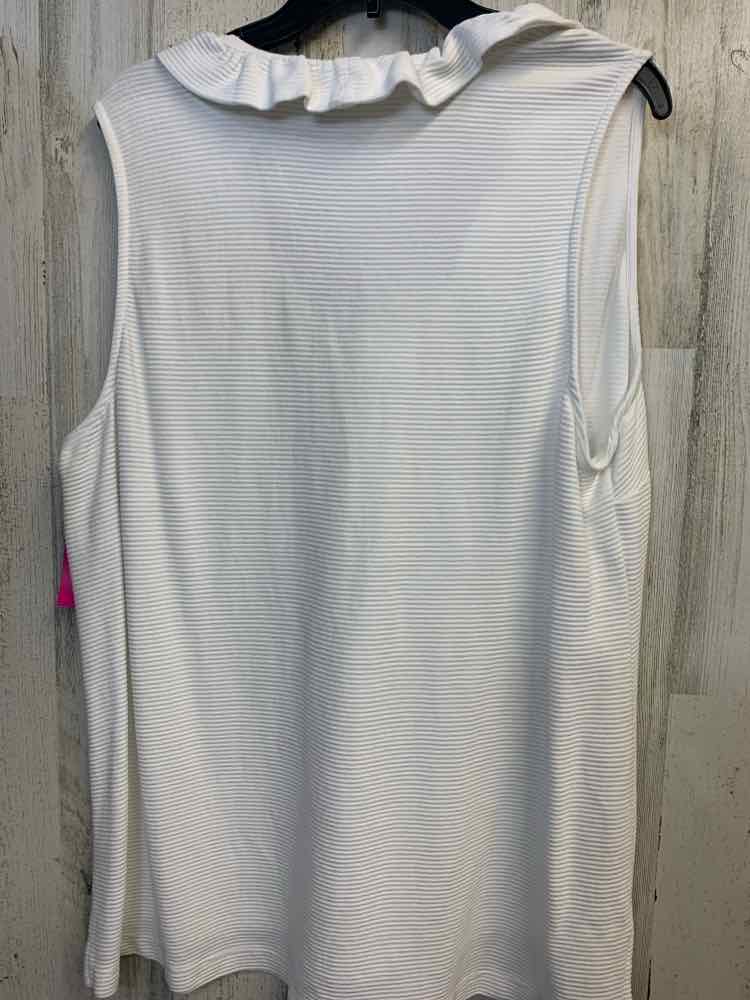 PRE-OWNED CROWN & IVY PLUS SIZES Size 2X WHT SLEEVELESS TOP