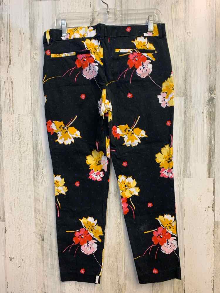PRE-OWNED Size 10 OLD NAVY BOTTOMS BLCK/YELLOW/WHITE/RED/PINK Floral PIXIE Pants