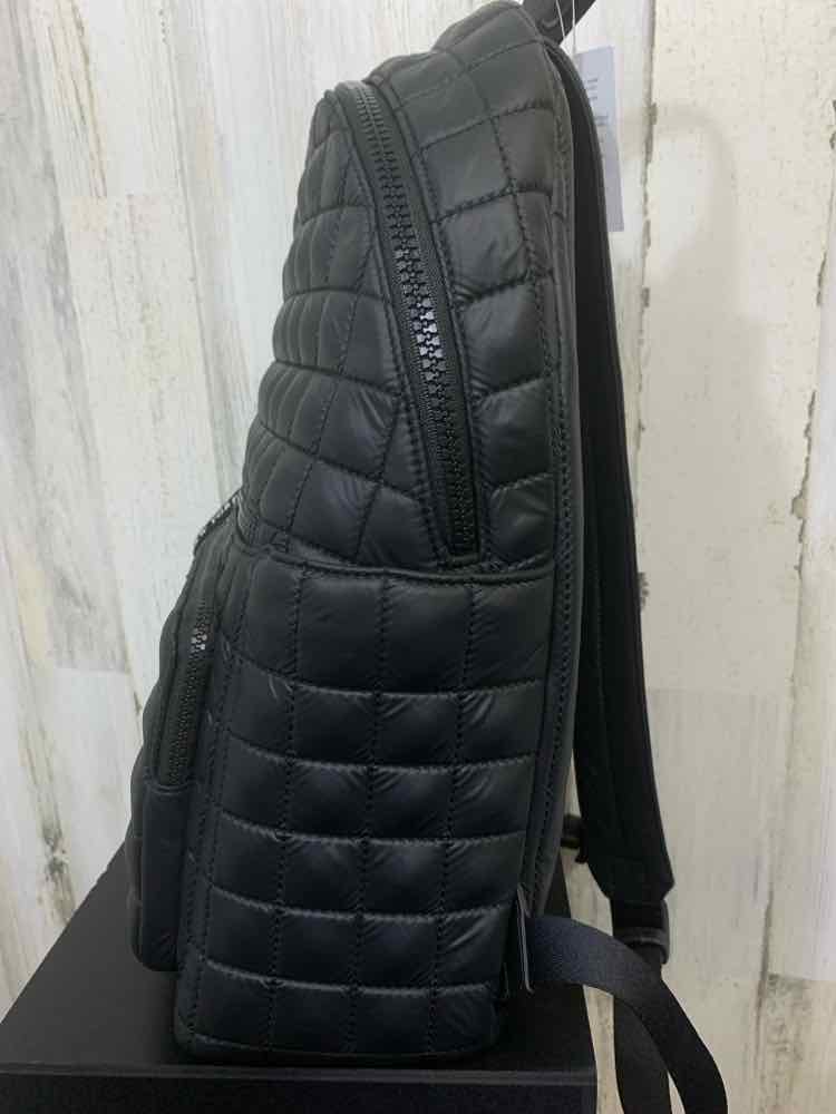 KATE SPADE /LARGE BACKPACK W/2 FRONT ZIPPER & SIDE POCKETS