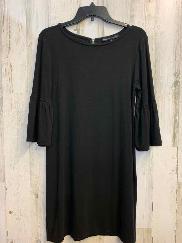 WHITE/BLACK MARKET Dresses and Skirts Size M Black FLARE SLEEVE Dress