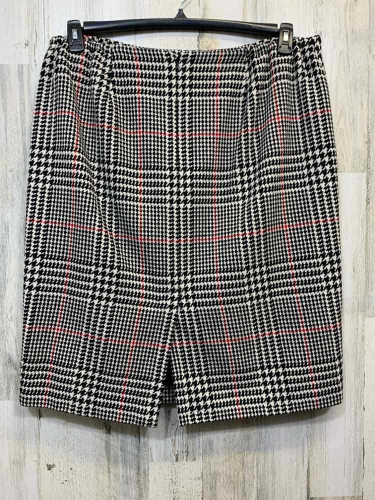 PRE-OWNED TALBOTS PLUS SIZES Size 1X BLK/WHT/RED Houndstooth PENCIL Skirt