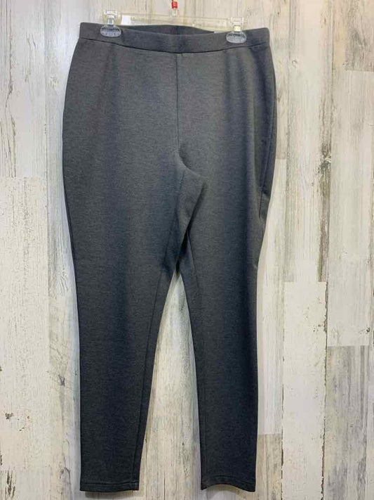 NWT Size 2 CHICOS BOTTOMS DARK GRAY Solid PANTS Pants/CASUAL DARK GRAY STRETCHY