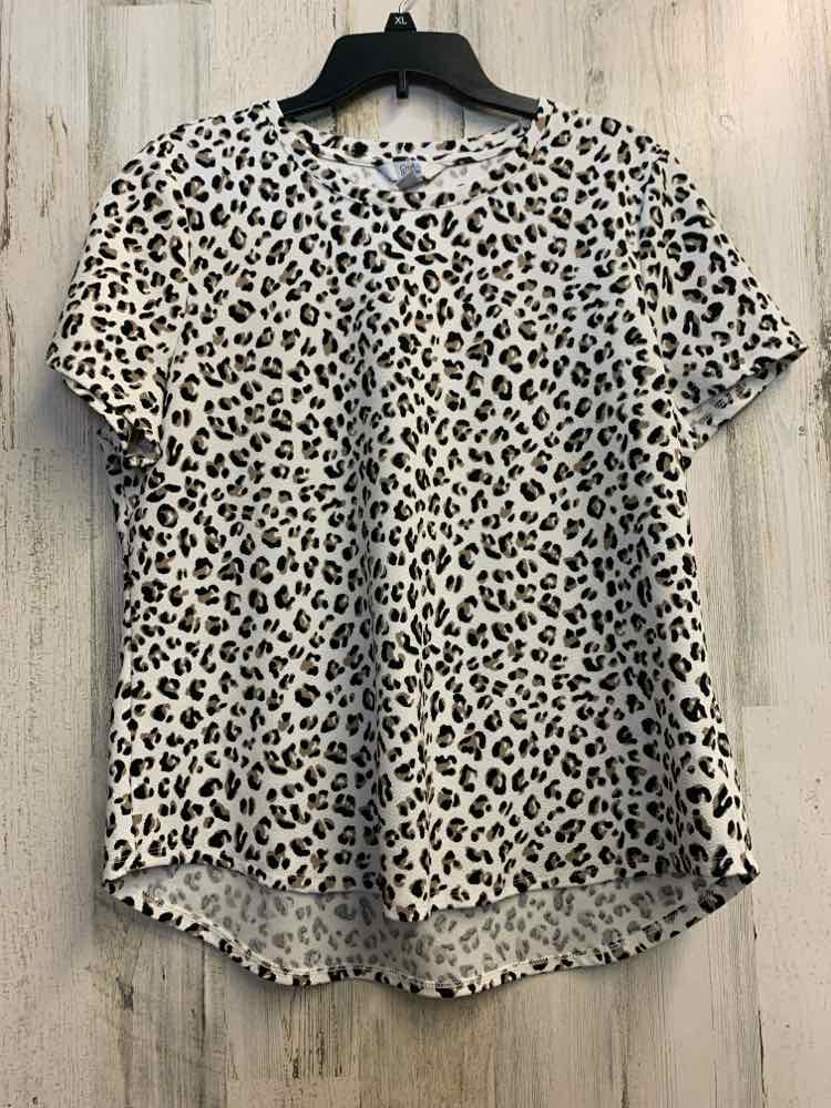PRE-OWNED CROFT AND BARROW Tops Size XL BLK/BRN CHEETAH PRINT SHORT SLEEVES TOP