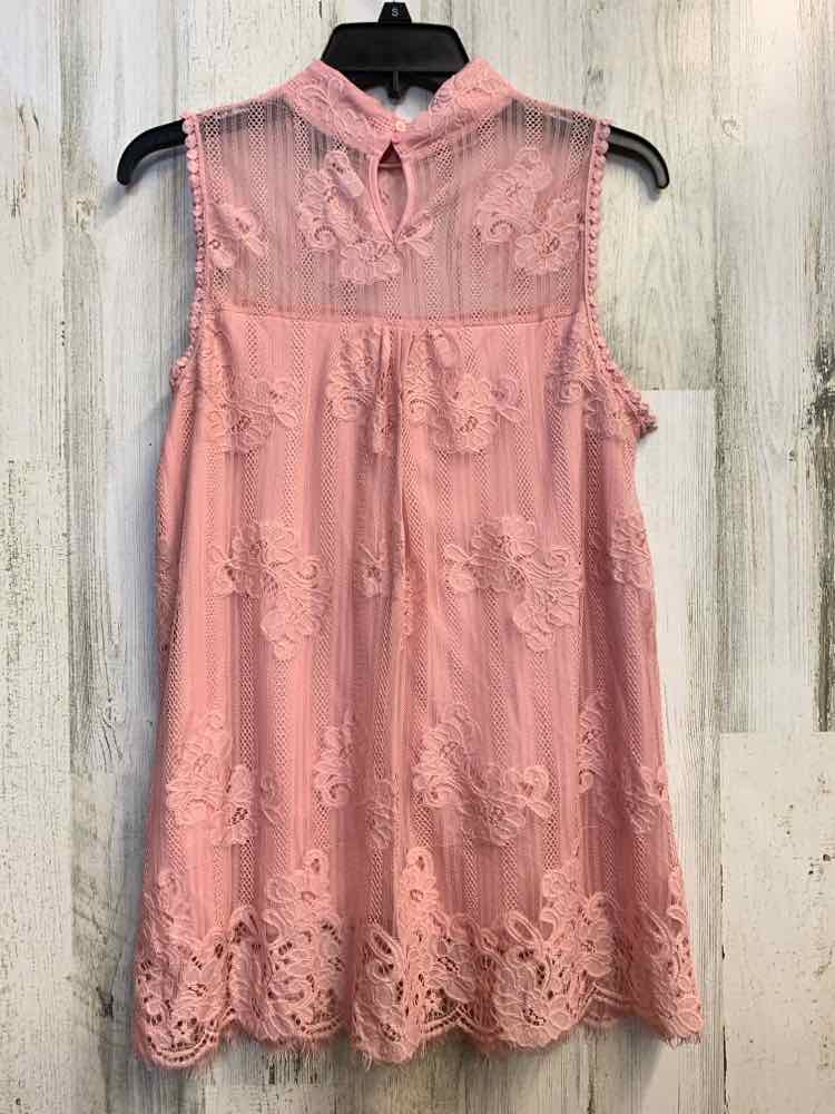 PRE-OWNED OLIVIA BLU Tops Size M Pink Floral SLEEVELESS TOP