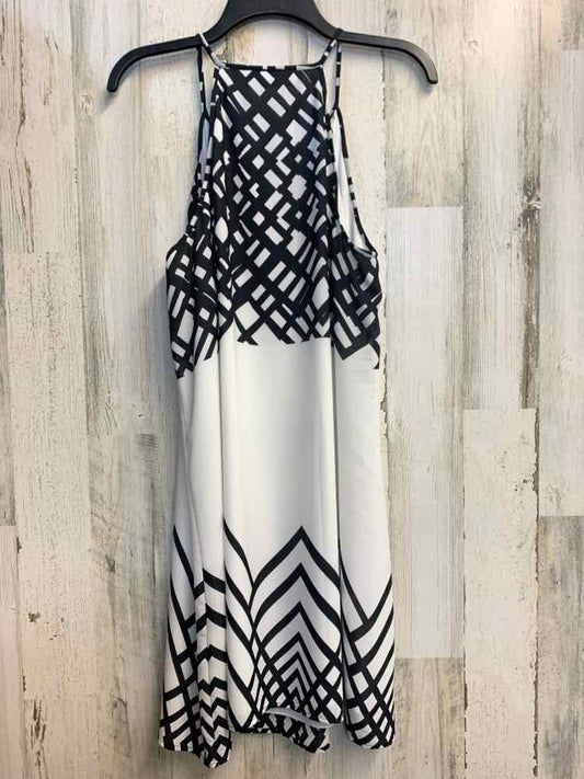 PRE-OWNED BISOU BISOU Dresses and Skirts Size 12 WHT/BLK SPAGHETTI STRAP Dress