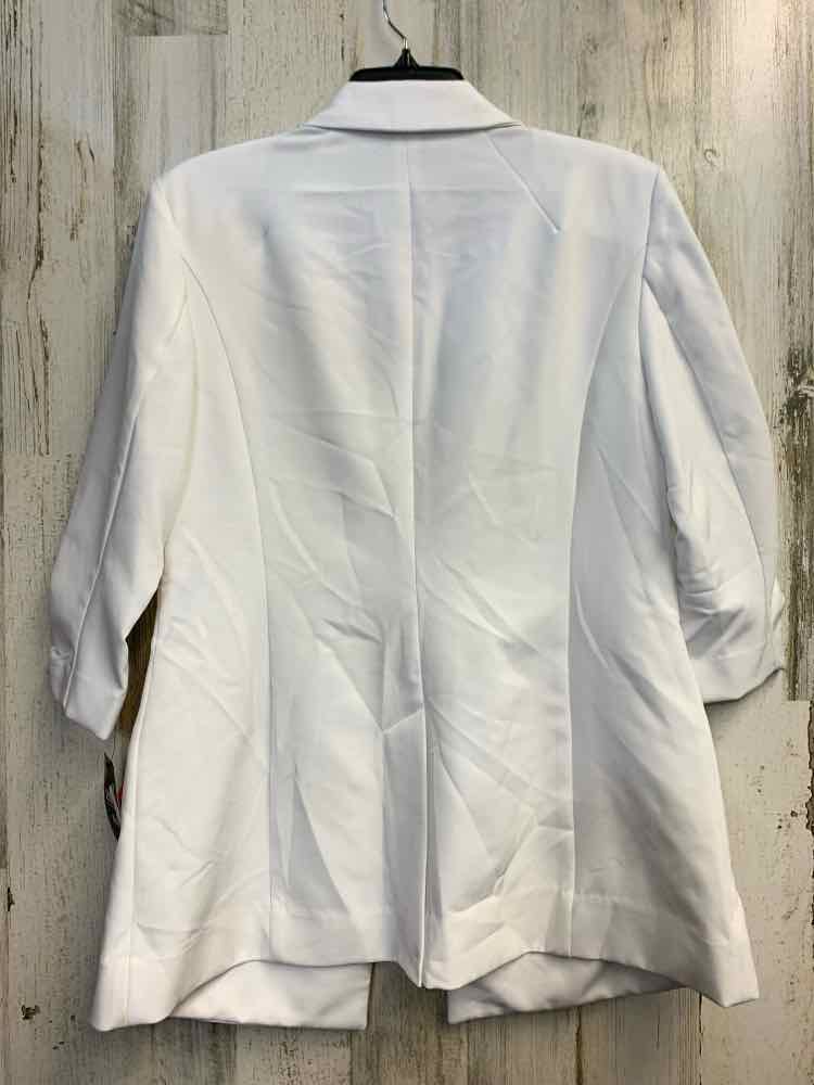 NWT INC Tops Size M White Solid BLAZER Blazer/WHITE LONG SLEEVE BLAZER. BUNCHED