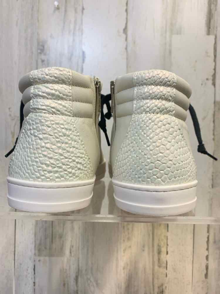 P448 SHOES Shoe Size 39 WHT/IRED Leather SNEAKERS Shoes