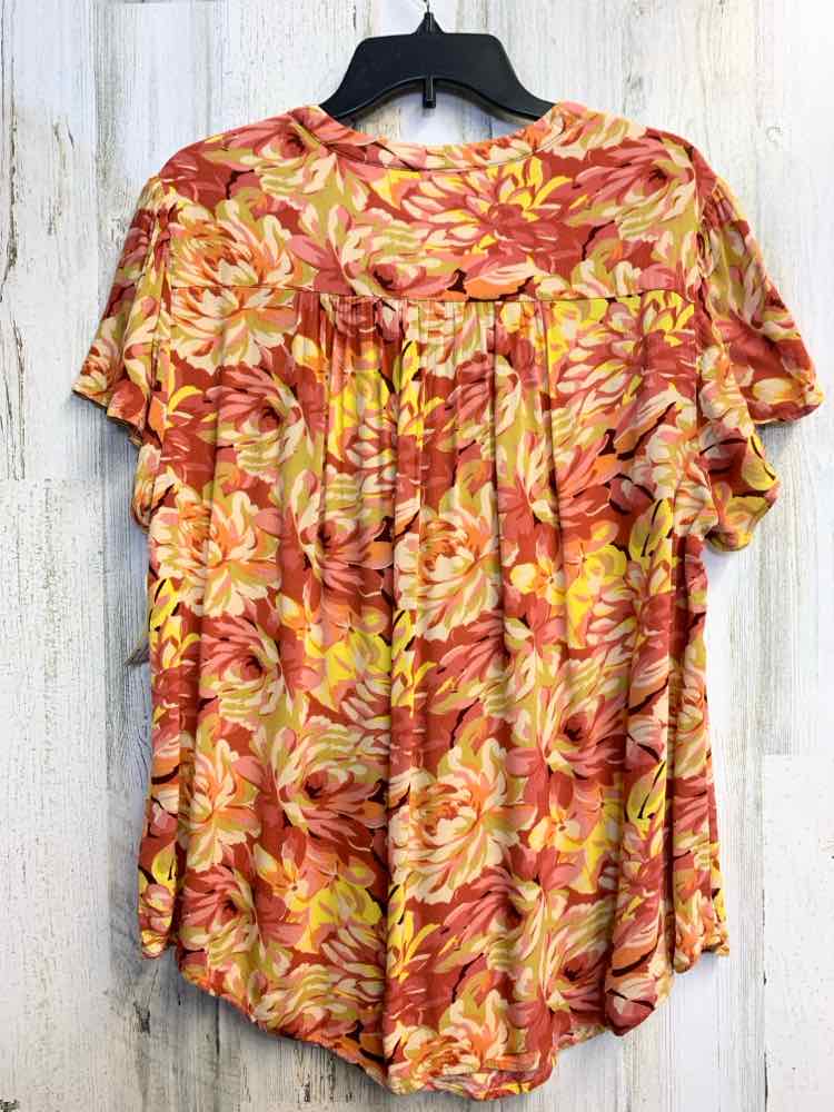 TORRID PLUS SIZES Size 1 RUST/YEL/PEACH Floral SHORT SLEEVES TOP