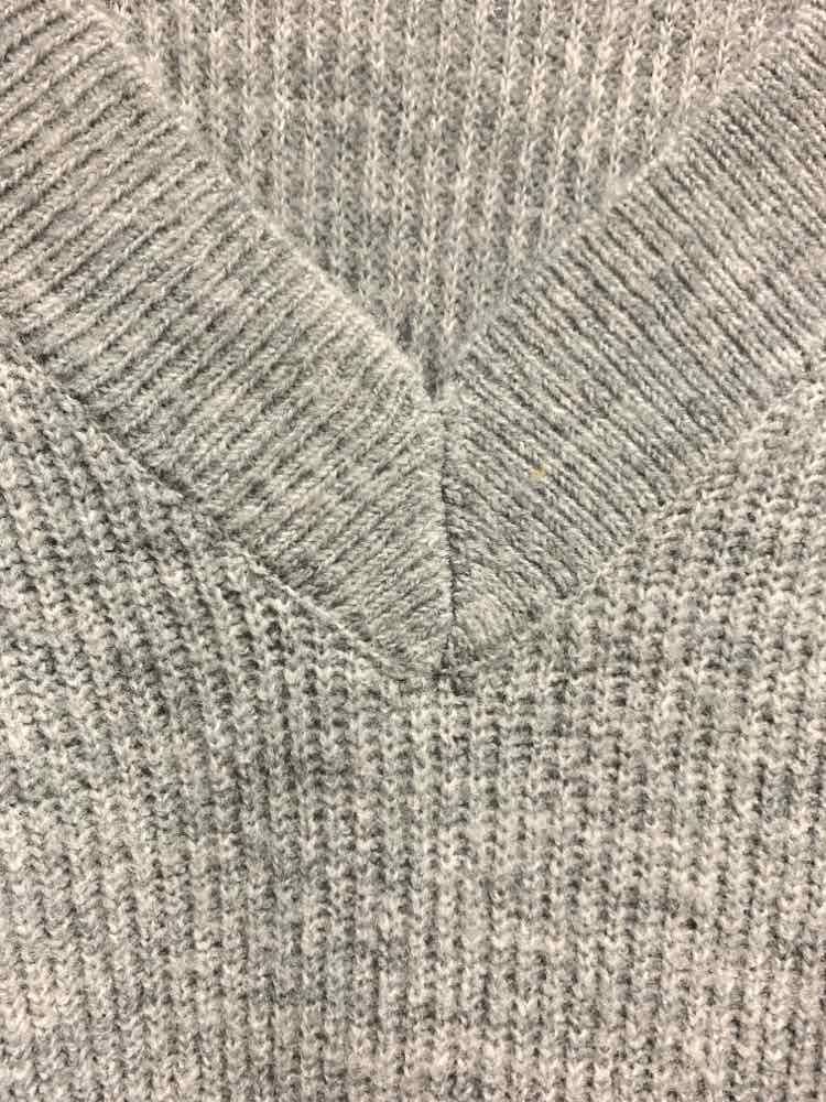 FREE ASSEMBLY Tops Size XL Gray SWEATER Sweater
