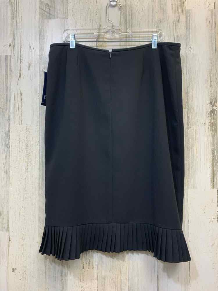NWT EVAN PICONE Dresses and Skirts Size 18 Black Solid PLEATED Skirt/BLACK PLEAT