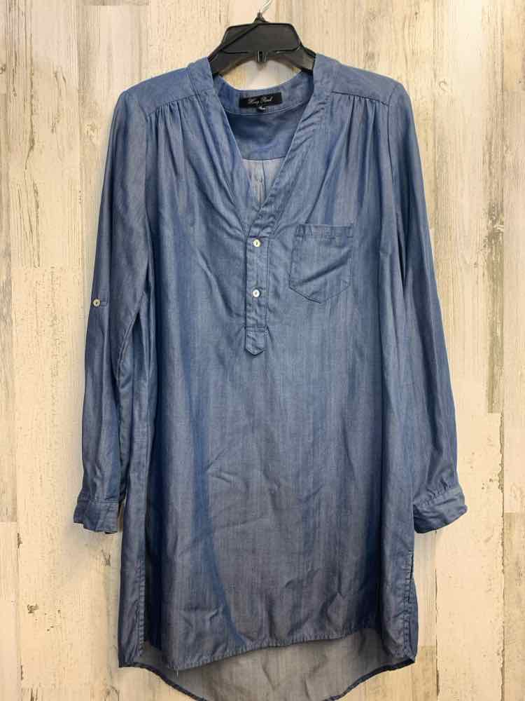PRE-OWNED HONEY PUNCH Dresses and Skirts Size M Denim Solid SHIRT DRESS Dress/DE