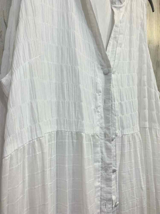 PRE-OWNED WONDERLY Dresses and Skirts Size 2X White TIER MAXI Dress/WHITE SLEEVE