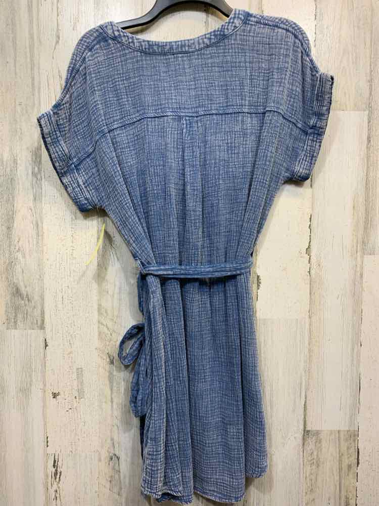 NWT BLUE PEPPER Dresses and Skirts Size L Blue TIE WAIST Dress