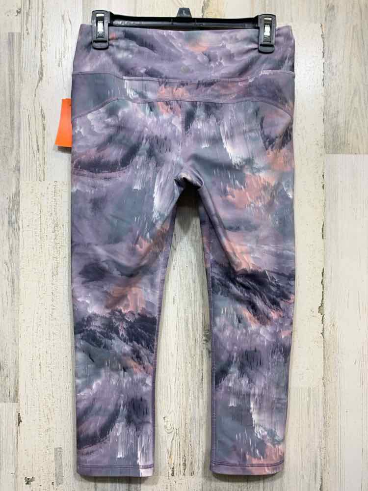 PRE-OWNED MARIKA SPORT/CAPRI STYLE ATHLETIC LEGGING